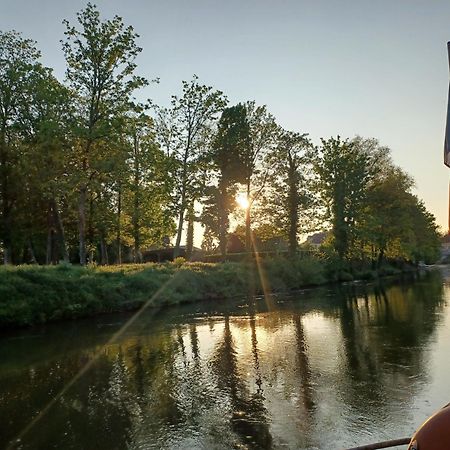 Sur La Somme A Bord De La Peniche Arche De Noe Hotel Pont-Remy Bagian luar foto