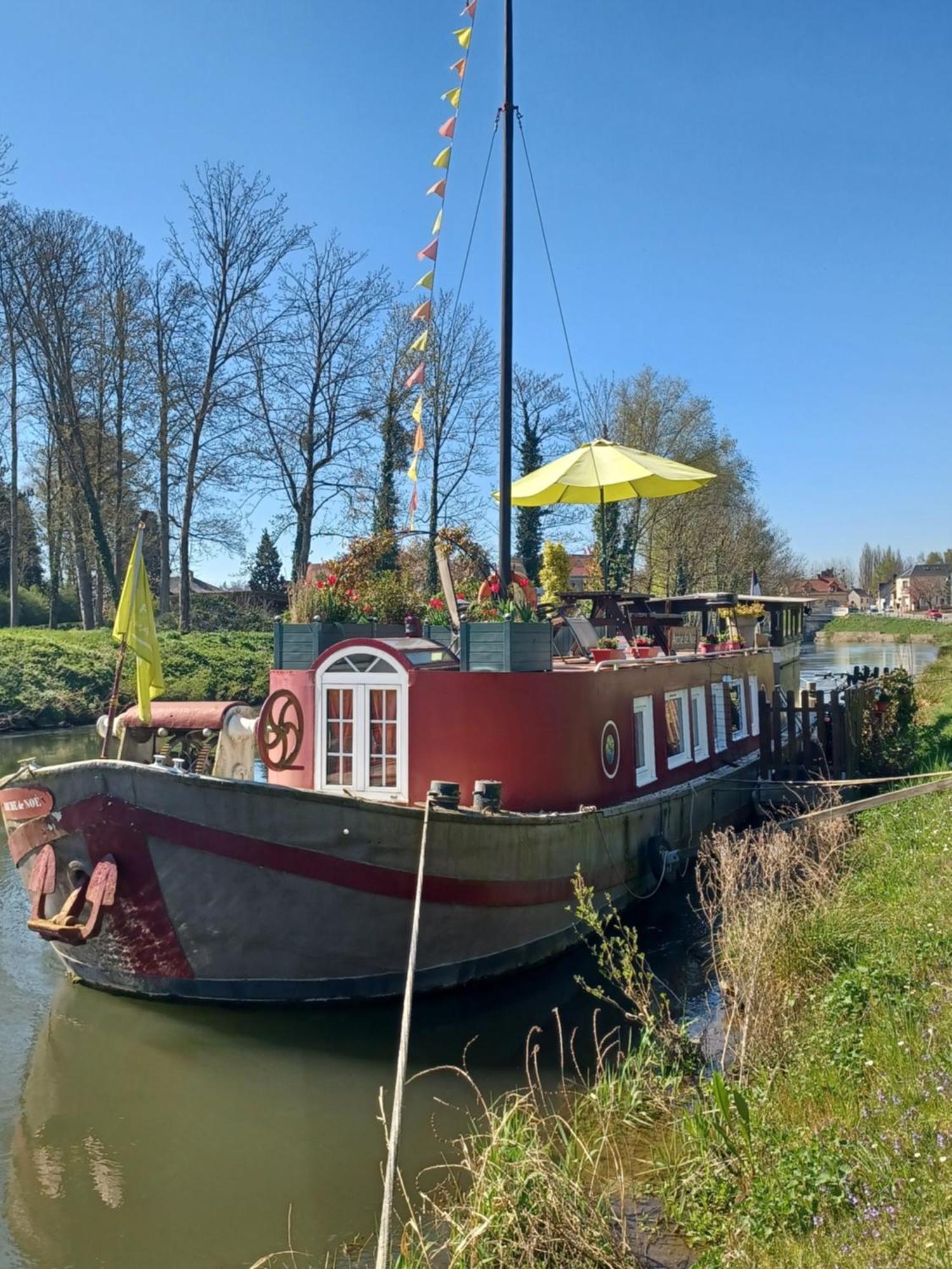 Sur La Somme A Bord De La Peniche Arche De Noe Hotel Pont-Remy Bagian luar foto