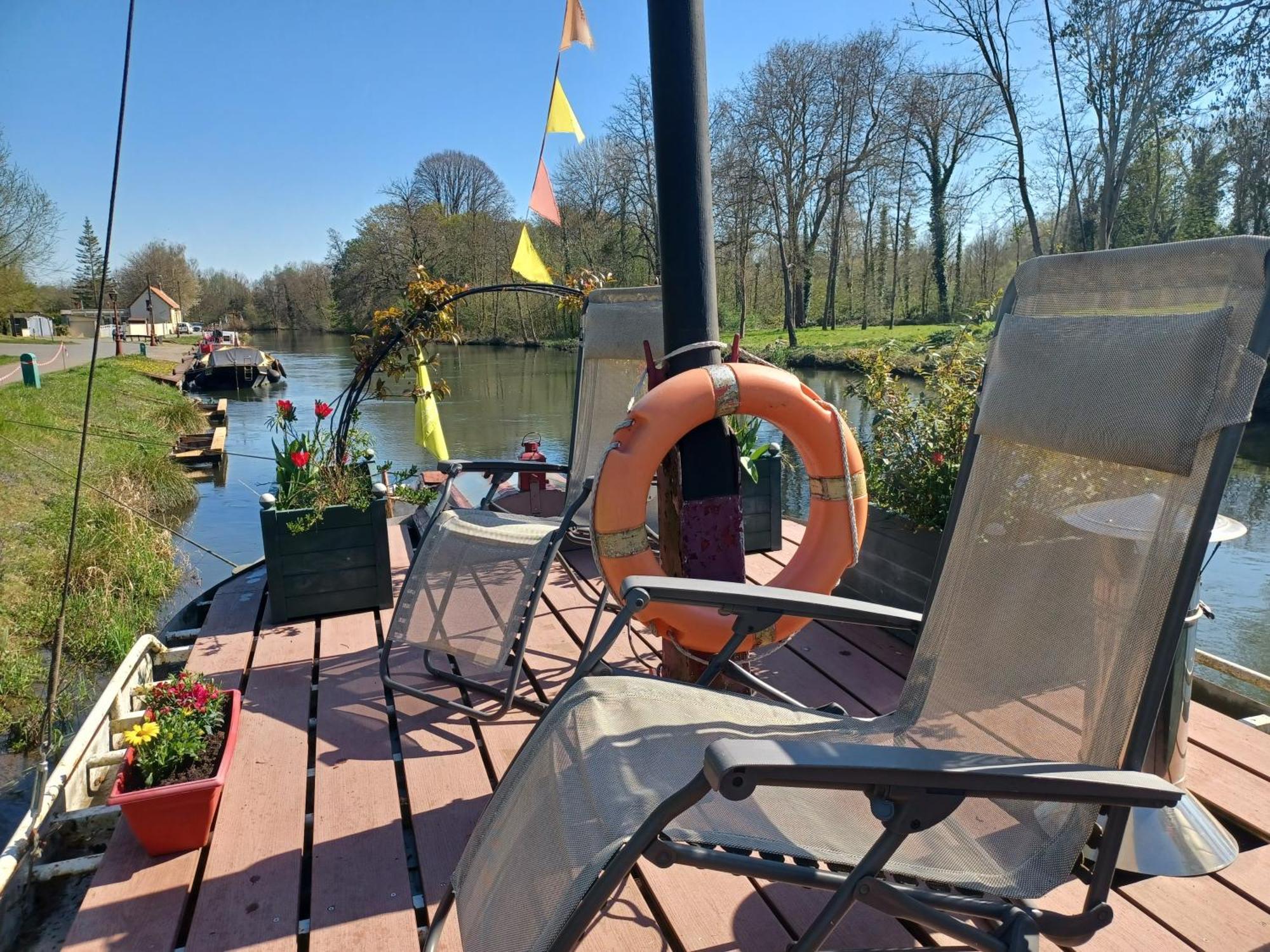 Sur La Somme A Bord De La Peniche Arche De Noe Hotel Pont-Remy Bagian luar foto